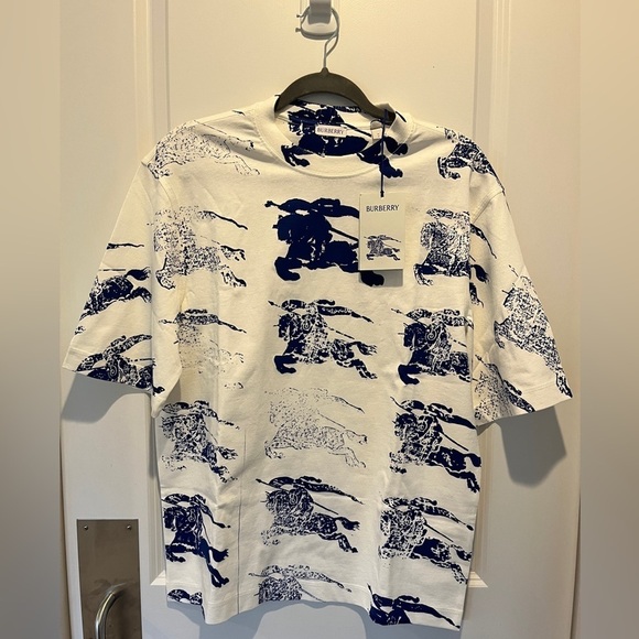 BURBERRY Logo Graphic Oversized T-Shirt Size S Men’s NWT - Picture 2 of 7